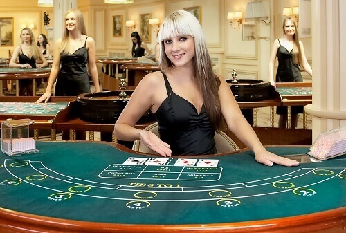 play baccarat online live